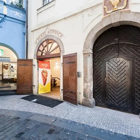 Apartmán ★5 Star Living-amazing 2bed|2bath Apt-old Town Sq *